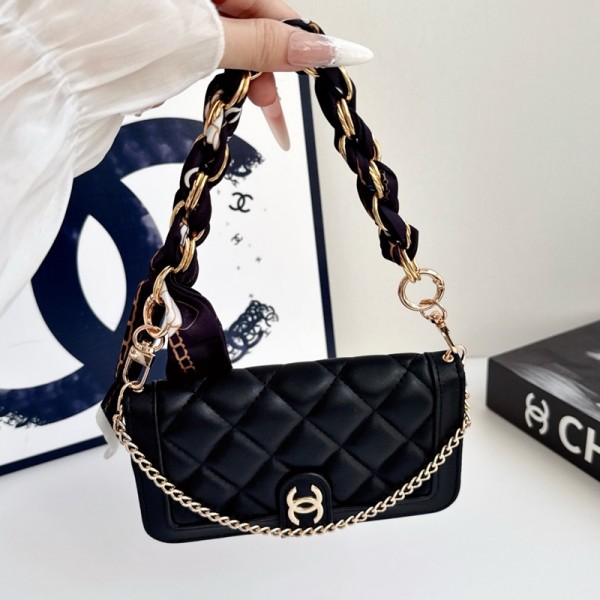 Chanel シャネルハイブランド アイフォン18pro 17air 16  pro max 15 17eギャラクシー s24 ultra s26 s25plusカバー レディースメンズ激安iphone 18 17 pro max/16 15/14 pro 17e galaxy s26 + s25 ultra s24 plusカバー ストラップ付 カード入れsamsung s25+ s24 plus s26 s23 ultraケースカバースタンド付きセレブ愛用
