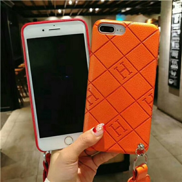  hermes iPhone 12/12 pro max/xr/xs max/xs/se2ケース エルメス Iphone8/7 plus/12 pro maxスマホケース ブランド Iphone6/6s Plus Iphone6/6sカバー ジャケット ペンダント付き シリコン製