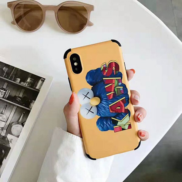 KAWS iphone 11/11pro max/12/12pro maxケース iphone xr/xs maxケース 可愛いキャラクター iphone x/se2/8/7 plusケース オシャレ 個性