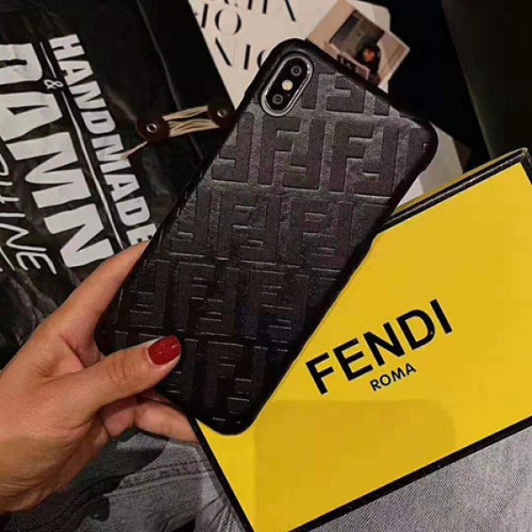 フェンデイ fendi iphone11/11pro maxケース 浮き彫りロゴ iphone xr/xs  maxケース ブランドお洒落アイフォン x/8/se2/7 plusケース ファッション大人気