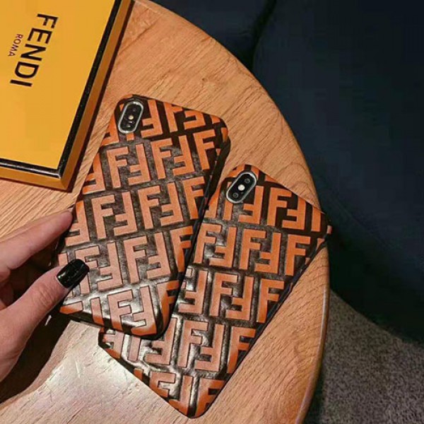 フェンデイ fendi iphone11/11pro maxケース 浮き彫りロゴ iphone xr/xs  maxケース ブランドお洒落アイフォン x/8/se2/7 plusケース ファッション大人気