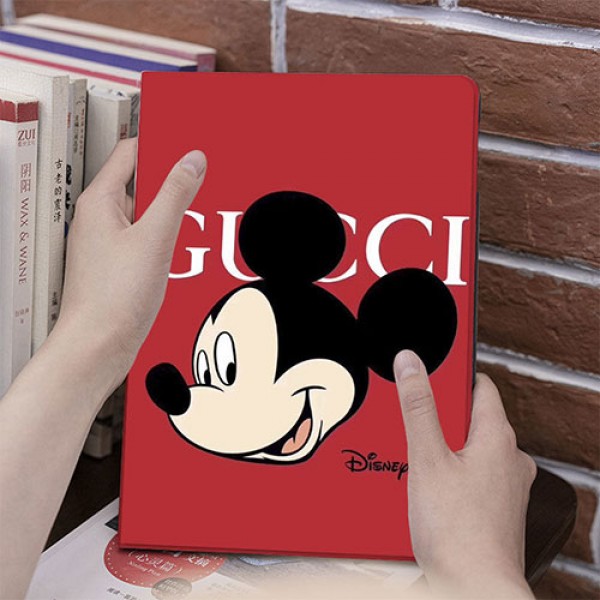 グッチgucci disney  Ipad 8/7 世代ディズニーコラボ ipad air4 2020ケース ブランド メンズ レディースipad mini 4/5カバー ipad 5/6 9.7インチ 激安 すべてのipad機種対応iPad ミニ5/4/3/2/1手帳型カバー ブランドパロディ・レプリカ日本未入荷iPad Proケース 9.7インチ 2018/2017