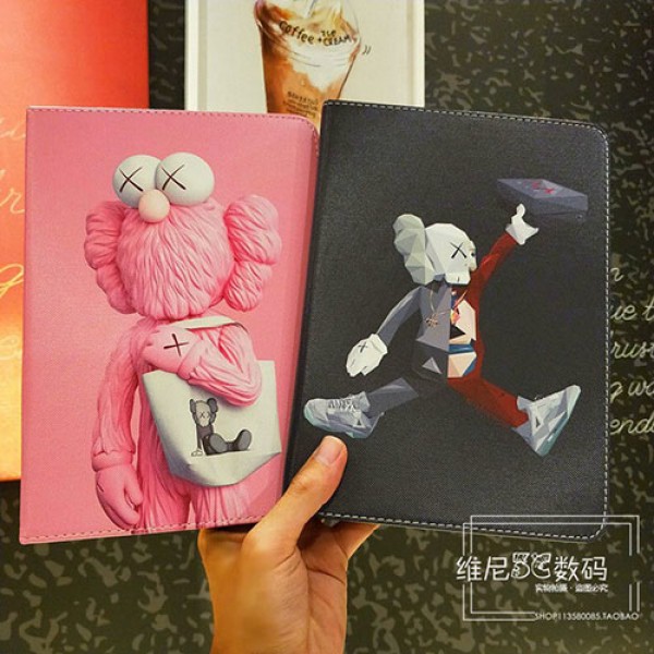 KAWS ipad air4 7/8世代 pro 9.7/11inch 2020ケース ブランド メンズ レディースipad mini 4/5カバー ipad 5/6 9.7インチ 激安 すべてのipad機種対応iPad ミニ5/4/3/2/1手帳型カバー ブランドパロディ・レプリカ日本未入荷iPad Proケース 9.7インチ 2018/2017