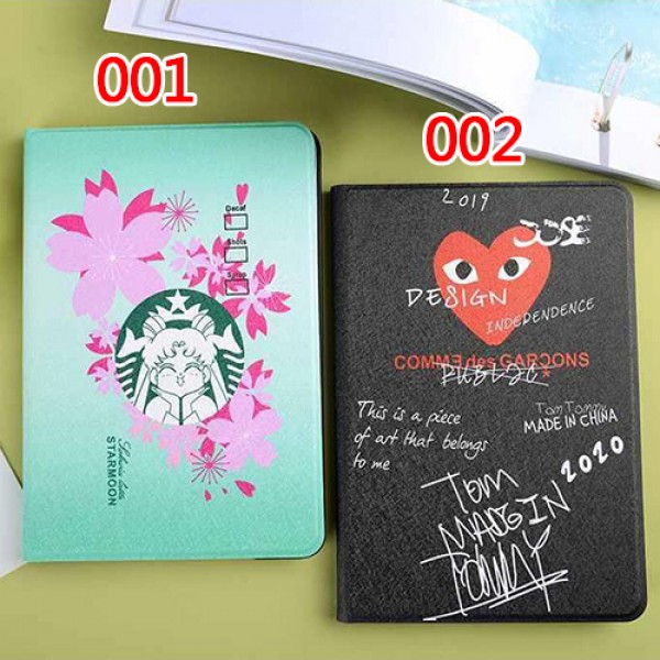 CDG/Starbucks x セーラームーン コラボ ipad air4 8/7世代 pro 9.7/11inch 2020ケース ブランド メンズ レディースアイパッドエア1/2/3ケース 横開きiPad Proケース 9.7インチ CDG 2018/2017新型 iPad pro 9.7 11 インチケース ブランド　 2020/2018/2017  ブランドパロディ・レプリカ