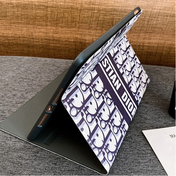 Dior/ディオール ipad8 pro 9.7/11inch 2020ケース ブランド メンズ レディースブラント iPad Air4 10.9インチケース  コピーiPad ミニ5/4/3/2/1手帳型カバー ブランドパロディ・レプリカ日本未入荷新型 iPad pro 9.7 11 インチケース ブランド　 2020/2018/2017  ブランドパロディ・レプリカ日本未入荷