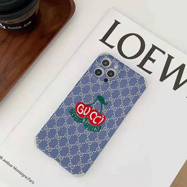 グッチ/ディズニーコラボiphone 13/12S/12/12 pro/12 mini/12 pro maxケースGucciレザー製 ジャケット型刺繍アイフォン11/11 pro/11 pro max/se2カバー disneyドナルドダック四角保護チェリー 可愛いIPHONE X/XS/XR/8/7ケース韓国風アイドル愛用メンズ レディーズ