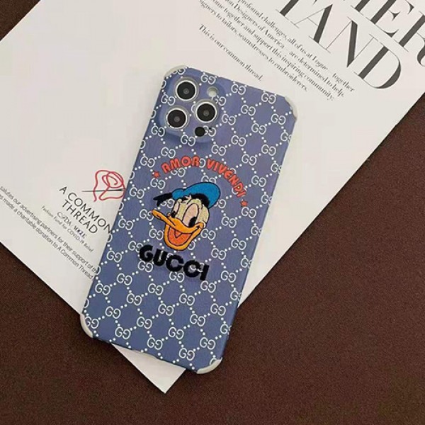 グッチ/ディズニーコラボiphone 13/12S/12/12 pro/12 mini/12 pro maxケースGucciレザー製 ジャケット型刺繍アイフォン11/11 pro/11 pro max/se2カバー disneyドナルドダック四角保護チェリー 可愛いIPHONE X/XS/XR/8/7ケース韓国風アイドル愛用メンズ レディーズ