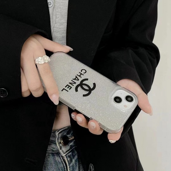 Chanel シャネルハイブランド アイフォン15 14+ 13 pro max レディースメンズ激安おしゃれiphone 15 2023 14 13 12 xr xs 8/7 plusケース 手帳型バッグ型セレブ愛用全機種対応ハイブランドケース パロディiphone14/13 pro max スマホケース コピー