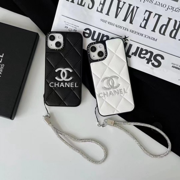 Chanel シャネルハイブランド アイフォン15 14+ 13 pro max レディースメンズ激安iphone 15/14 pro/15 pro max xs/8/7 plusカバー ストラップ付 カード入れiphone 14 15 plusケースカバースタンド付きセレブ愛用全機種対応ハイブランドケース パロディ