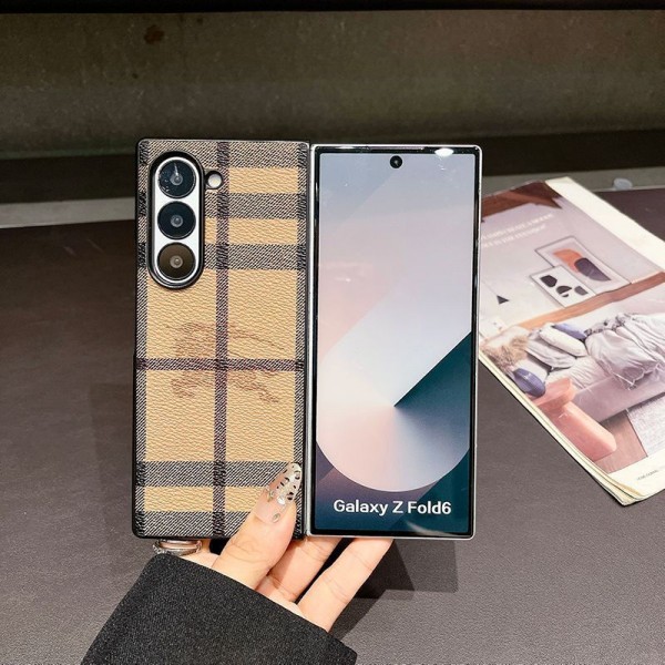 Burberry バーバリーブランドgalaxy z flip 7 6 5 4 fold5 6 7 2025ケースハイブランド サムソン galaxy z flip 1/2/3/4/5 6 /7fold 7/6 5 4 3 カバーケースレディースメンズ激安折り畳み可ギャラクシー z fold 7 6 5 4 3ケース 革製セレブ愛用全機種対応ハイブランドケース パロディ