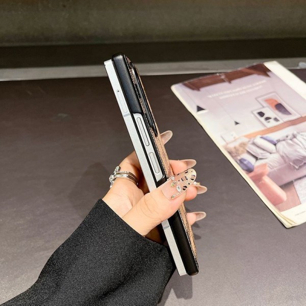 Burberry バーバリーブランドgalaxy z flip 7 6 5 4 fold5 6 7 2025ケースハイブランド サムソン galaxy z flip 1/2/3/4/5 6 /7fold 7/6 5 4 3 カバーケースレディースメンズ激安折り畳み可ギャラクシー z fold 7 6 5 4 3ケース 革製セレブ愛用全機種対応ハイブランドケース パロディ
