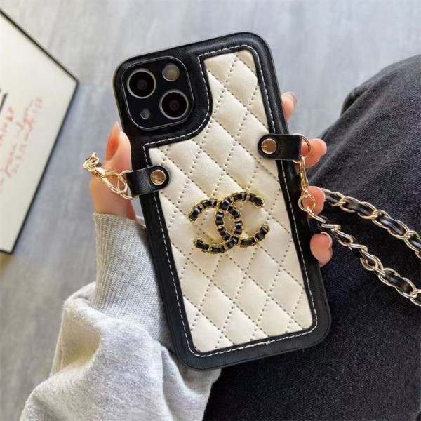 Chanel/シャネルiphone 15/14 pro/15 pro max xs/8/7 plusカバー ストラップ付 カード入れiphone 14 15 plusケースカバースタンド付きセレブ愛用全機種対応ハイブランドケース パロディiphone14/13 pro max スマホケース コピー