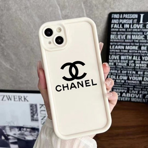 Chanel シャネル Supreme シュプリーム ブランドiphone 14 plus 15 pro maxケースiphone 15/14 pro/15 pro max xs/8/7 plusカバー ストラップ付 カード入れ韓国風セレブ愛用 iphone 15 アイフォン 15 14 13pro maxケース ジャケットスマホケース コピーiphone14/13 pro max スマホケース コピー