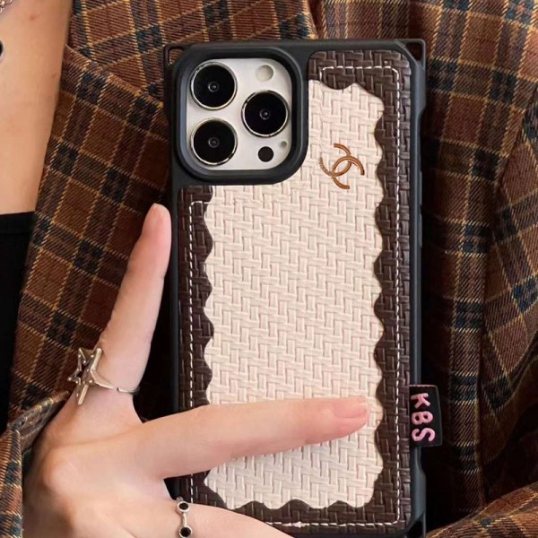 Chanel シャネルブランドiphone 16 14 plus 15 pro maxケースiphone 16/14 pro/15 pro max xs/8/7 plusカバー ストラップ付 カード入れiphone 14 15 16 plusケースカバースタンド付きiphone16 15 14/13 pro max スマホケース コピー