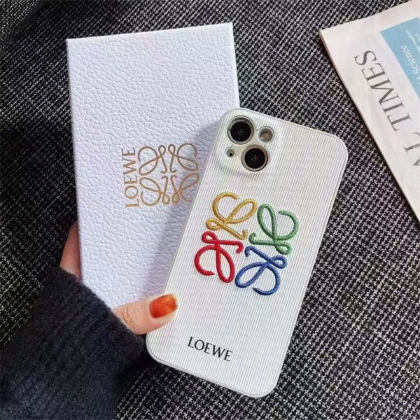 LOEWE ロエベブランドiphone 16 17 15 plus 16 pro maxケースiphone 17Pro/16/14 pro/15 pro max 16 plus カバー ストラップ付 カード入れiphone16 17 pro 14 15 16 plusケースカバースタンド付き韓国風セレブ愛用 iphone 16 15 17 アイフォン17 16 15 14 13pro maxケース ジャケットスマホケース コピー