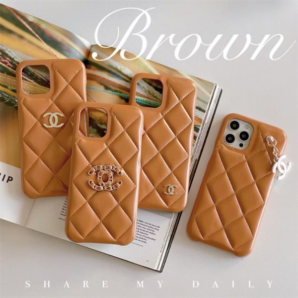 Chanel シャネルブランドiphone 16 17 15 plus 16 pro maxケースおしゃれiphone 17 16  pro max 15 14 13 12 ケース シャネル iphone16 17 pro 14 15 16 plusケースカバースタンド付きセレブ愛用全機種対応ハイブランドケース パロディ