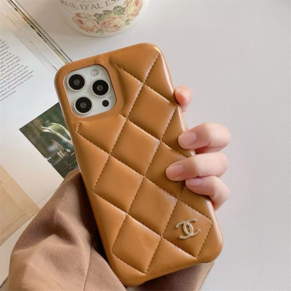 Chanel シャネルブランドiphone 16 17 15 plus 16 pro maxケースおしゃれiphone 17 16  pro max 15 14 13 12 ケース シャネル iphone16 17 pro 14 15 16 plusケースカバースタンド付きセレブ愛用全機種対応ハイブランドケース パロディ