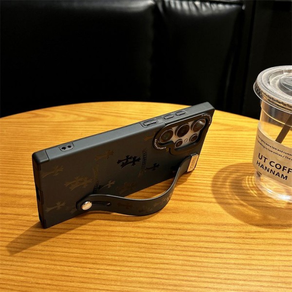 クロムハーツ Chrome Heartsおしゃれgalaxy s25+ s24 s23 s22 s21 plus ultra サムソンs24 s25 ultraケース 韓国風セレブ愛用 Chrome Heartsギャラクシー s24 s23 ultra s25 アイフォン16 15 14 17pro maxケース ジャケットスマホケース コピーセレブ愛用全機種対応ハイブランドiphone 16 15 pro maxケース パロディ