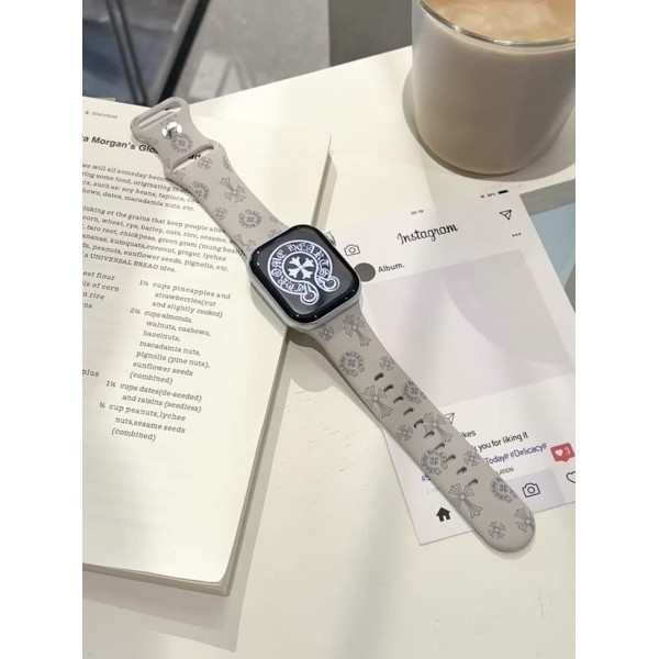 クロムハーツ Chrome Heartsアップルウォッチ11 10 9 Ultra2 49mmバンドアップルウォッチ10 9バンドベルトアップルウォッチultra3/7/8/9 10ベルトアップルウォッチ10/9/8/7/6/Se2 2025 バンド 38/40/41/42/44/45/46/49cm 女性