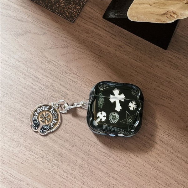 クロムハーツ Chrome Heartsハイブランド AirPods4 3 pro3 2ケースストラップ airpods4カバー 耐衝撃 エアーポッズ4プロ2ケース 激安 ブランド エアーポッズ4 プロ2 3/2/1ケースブランド AirPods 4/3 Pro2/proケース メンズレディーズ