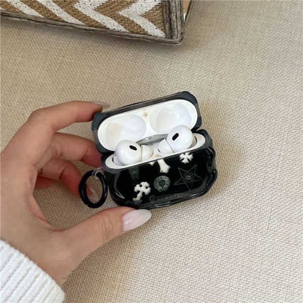 クロムハーツ Chrome Heartsハイブランド AirPods4 3 pro3 2ケースストラップ airpods4カバー 耐衝撃 エアーポッズ4プロ2ケース 激安 ブランド エアーポッズ4 プロ2 3/2/1ケースブランド AirPods 4/3 Pro2/proケース メンズレディーズ
