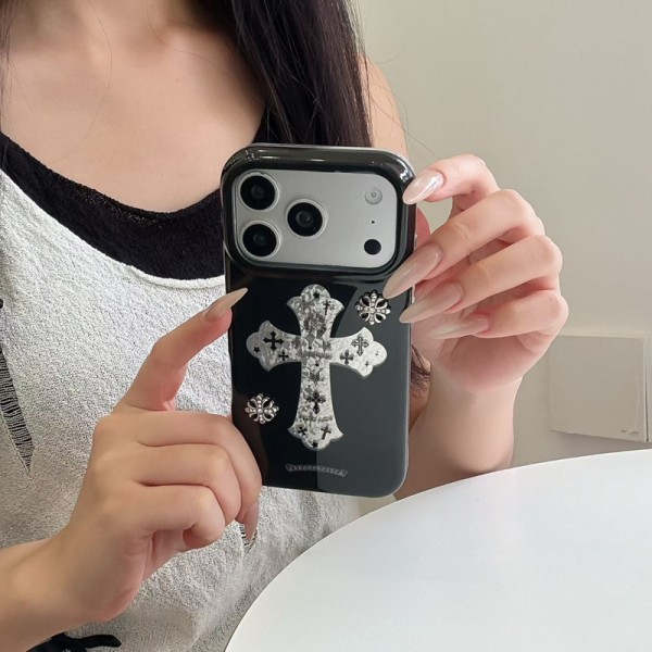 クロムハーツ Chrome Heartsおしゃれiphone 18 17 air 16  pro max 15 14 13 12 17eケース 手帳型バッグ型iphone 18/17Pro/16/14 pro/15 pro max 16 plus 17 17eカバー ストラップ付 カード入れiphone 18pro max/16 17 pro air 14 15 16 plus 17ケースカバースタンド付きセレブ愛用全機種対応ハイブランドケース パロディ