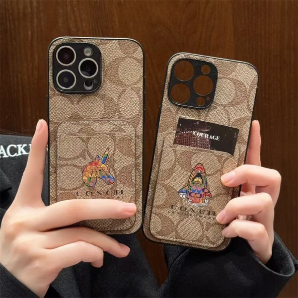 Coach コーチハイブランド アイフォン16 plus15 14+ 16 17pro max カバーレディースメンズ激安iphone 17Pro/16/14 pro/15 pro max 16 plus カバー ストラップ付 カード入れセレブ愛用全機種対応ハイブランドケース パロディiphone17 air 16 15 14/13 pro max スマホケース コピー