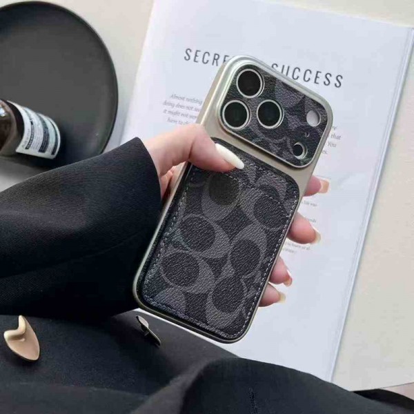Coach コーチブランドiphone 16 17 pro 15 plus 16 pro maxケースiphone 17Pro/16/14 pro/15 pro max 16 plus カバー ストラップ付 カード入れiphone16 17 pro air 14 15 16 plusケースカバースタンド付きセレブ愛用全機種対応ハイブランドケース パロディ