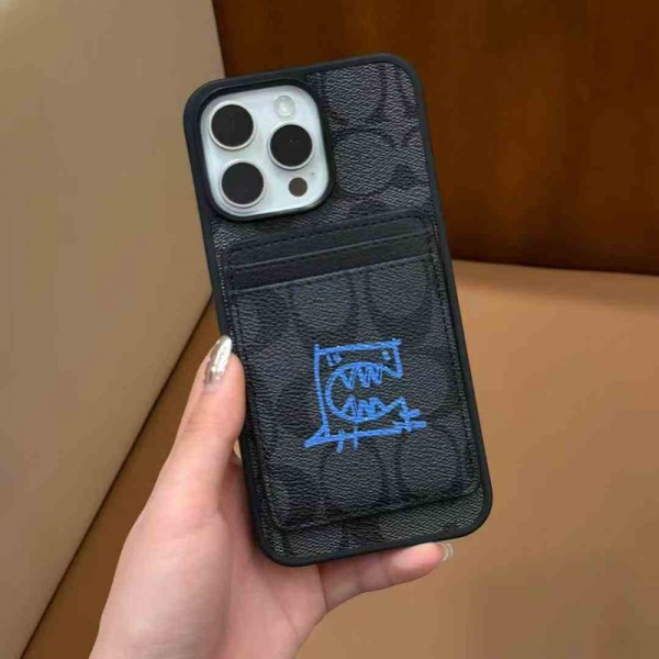 Coach コーチiphone 17Pro/16/14 pro/15 pro max 16 plus カバー ストラップ付 カード入れ韓国風セレブ愛用 iphone 16 15 17 air アイフォン17 16 15 14 13pro maxケース ジャケットスマホケース コピーセレブ愛用全機種対応ハイブランドケース パロディiphone17 air 16 15 14/13 pro max スマホケース コピー