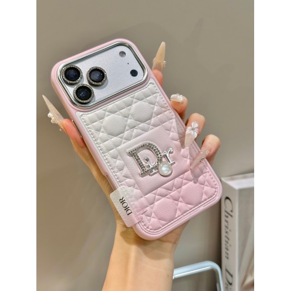 Dior ディオールiphone 18/17Pro/16/14 pro/15 pro max 16 plus 17 17eカバー ストラップ付 カード入れiphone 18pro max/16 17 pro air 14 15 16 plus 17ケースカバースタンド付きセレブ愛用全機種対応ハイブランドケース パロディiphone 18pro 17 air 16 15 14/13 pro max 17スマホケース コピー