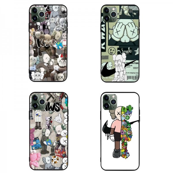 Kaws カウズiphone 17 pro max 16+ 15 pro 17 17e galaxy a55 a54 a53 a36 s26 s25plus s24 ultraケース 男女革製アクオス SENSE 10 9 8 r8 r9 r10ケース  xperia 5iv 10 vii 1 vii 5vカバーブランドGoogle Pixel 10 9 pro 8a/7aケースアクオス/XPERIA/GALAXY/IPHONE全機種対応