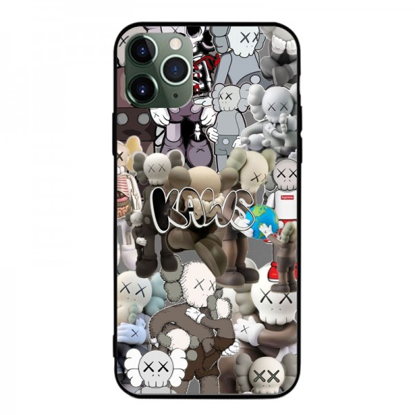 Kaws カウズiphone 17 pro max 16+ 15 pro 17 17e galaxy a55 a54 a53 a36 s26 s25plus s24 ultraケース 男女革製アクオス SENSE 10 9 8 r8 r9 r10ケース  xperia 5iv 10 vii 1 vii 5vカバーブランドGoogle Pixel 10 9 pro 8a/7aケースアクオス/XPERIA/GALAXY/IPHONE全機種対応