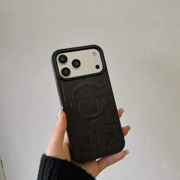 Fendi フェンディブランドiphone 16 17 pro 15 plus 16 pro max 17eケースiphone16 17 pro air 14 15 16 plus 17ケースカバースタンド付き韓国風セレブ愛用 iphone 17e 16 15 17 air アイフォン17 16 15 14 13pro maxケース ジャケットスマホケース コピーセレブ愛用全機種対応ハイブランドケース パロディ