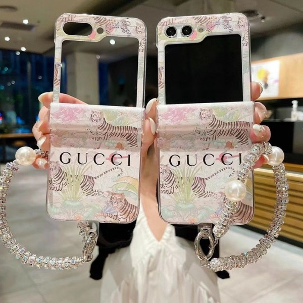 Gucci グッチブランドgalaxy z flip 5 4 fold5 2023ケースgalaxy fold5 4 3 2ケースカバースタンド付きセレブ愛用全機種対応ハイブランドケース パロディgalaxy z fold 5 4 3スマホケース コピー