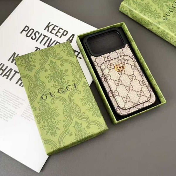 Gucci グッチiphone 17Pro/16/14 pro/15 pro max 16 plus カバー ストラップ付 カード入れiphone16 17 pro air 14 15 16 plusケースカバースタンド付き韓国風セレブ愛用 iphone 16 15 17 air アイフォン17 16 15 14 13pro maxケース ジャケットスマホケース コピーセレブ愛用全機種対応ハイブランドケース パロディ