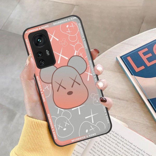 Kaws カウズGoogle Pixel 8a/7/6 pro xperia 1vi 10 v 5 ivケースブランドグーグル ピクセル 7a 8a 8プロ ギャラクシー s24 s23 a54 a55ケースメンズレディースGoogle Pixel 8a/8 proカバー耐衝撃 iphone 15 16ケースグーグル ピクセル8a 7a 6a 5/4aカバー