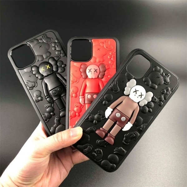 Kaws カウズブランドiphone 16 15 plus 16 pro maxケースiphone 16/14 pro/15 pro max 16 plus カバー ストラップ付 カード入れセレブ愛用全機種対応ハイブランドケース パロディiphone16 15 14/13 pro max スマホケース コピー