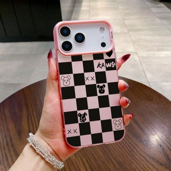 Kaws カウズブランドiphone 16 17 pro 15 plus 16 pro maxケースおしゃれiphone 17 air 16  pro max 15 14 13 12 ケース iphone 17Pro/16/14 pro/15 pro max 16 plus カバー ストラップ付 カード入れ韓国風セレブ愛用 iphone 16 15 17 air アイフォン17 16 15 14 13pro maxケース ジャケットスマホケース コピー