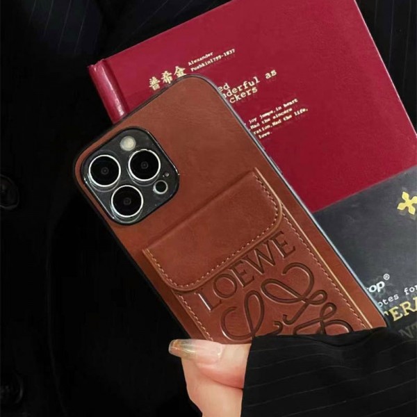 LOEWE ロエベブランドiphone 16 17 pro 15 plus 16 pro maxケースiphone 17Pro/16/14 pro/15 pro max 16 plus カバー ストラップ付 カード入れiphone16 17 pro air 14 15 16 plusケースカバースタンド付きセレブ愛用全機種対応ハイブランドケース パロディ