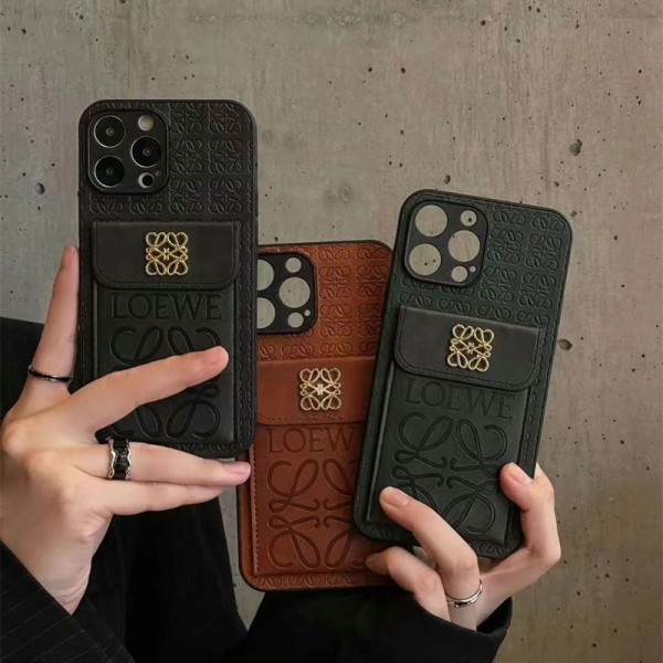 LOEWE ロエベiphone 17Pro/16/14 pro/15 pro max 16 plus カバー ストラップ付 カード入れiphone16 17 pro air 14 15 16 plusケースカバースタンド付きセレブ愛用全機種対応ハイブランドケース パロディiphone17 air 16 15 14/13 pro max スマホケース コピー