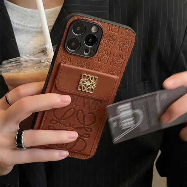 LOEWE ロエベiphone 17Pro/16/14 pro/15 pro max 16 plus カバー ストラップ付 カード入れiphone16 17 pro air 14 15 16 plusケースカバースタンド付きセレブ愛用全機種対応ハイブランドケース パロディiphone17 air 16 15 14/13 pro max スマホケース コピー