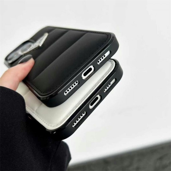 Prada プラダiphone 16/14 pro/15 pro max 16 plus カバー ストラップ付 カード入れiphone16 pro 14 15 16 plusケースカバースタンド付き韓国風セレブ愛用 iphone 16 15 アイフォン16 15 14 13pro maxケース ジャケットスマホケース コピーセレブ愛用全機種対応ハイブランドケース パロディ