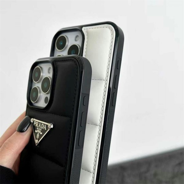 Prada プラダiphone 16/14 pro/15 pro max 16 plus カバー ストラップ付 カード入れiphone16 pro 14 15 16 plusケースカバースタンド付き韓国風セレブ愛用 iphone 16 15 アイフォン16 15 14 13pro maxケース ジャケットスマホケース コピーセレブ愛用全機種対応ハイブランドケース パロディ