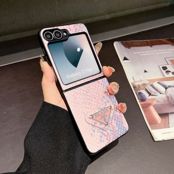 Prada プラダブランドgalaxy z flip 7 6 5 4 fold5 6 7 2025ケースハイブランド サムソン galaxy z flip 1/2/3/4/5 6 /7fold 7/6 5 4 3 カバーケースレディースメンズ激安韓国風セレブ愛用 galaxy z flip 7 6 5 4 3ケース ジャケットスマホケース コピーセレブ愛用全機種対応ハイブランドケース パロディ