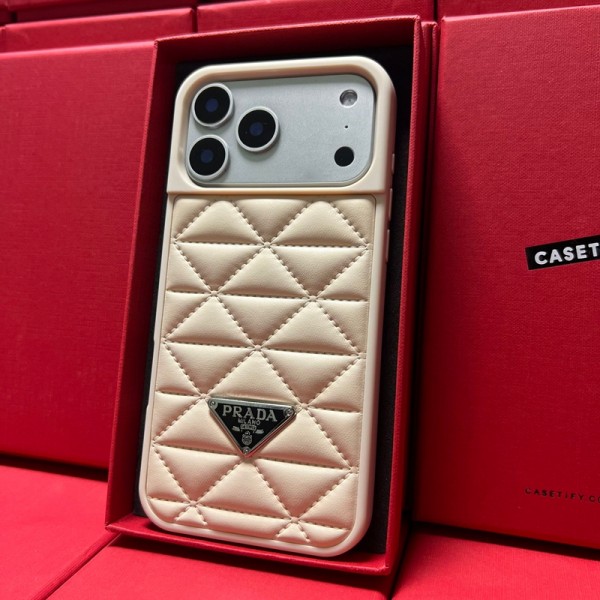 Prada プラダブランドiphone 16 17 pro 15 plus 16 pro max 17eケースハイブランド アイフォンair 16 plus 15 14+ 16 17pro max カバーレディースメンズ激安おしゃれiphone 17 air 16  pro max 15 14 13 12 17eケース 手帳型バッグ型iphone 17Pro/16/14 pro/15 pro max 16 plus 17 17eカバー ストラップ付 カード入れ