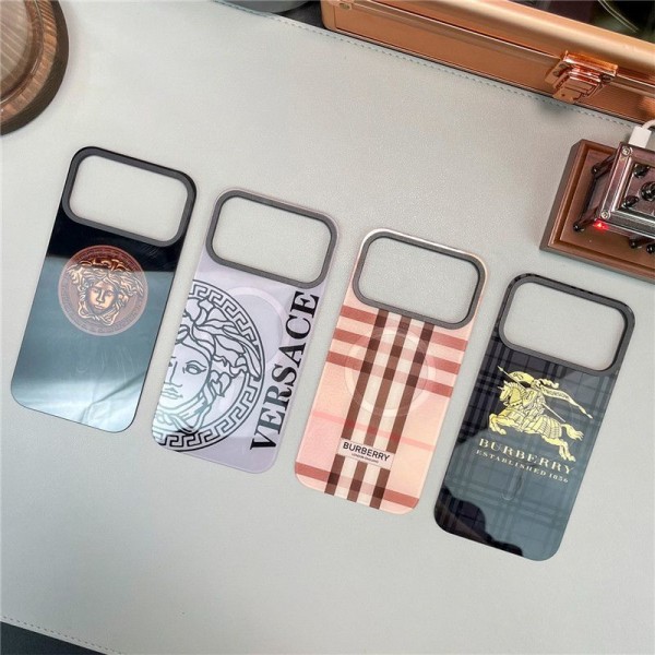 Versace ヴェルサーチiphone16 17 pro air 14 15 16 plusケースカバースタンド付き韓国風セレブ愛用 iphone 16 15 17 air アイフォン17 16 15 14 13pro maxケース ジャケットスマホケース コピーセレブ愛用全機種対応ハイブランドケース パロディiphone17 air 16 15 14/13 pro max スマホケース コピー
