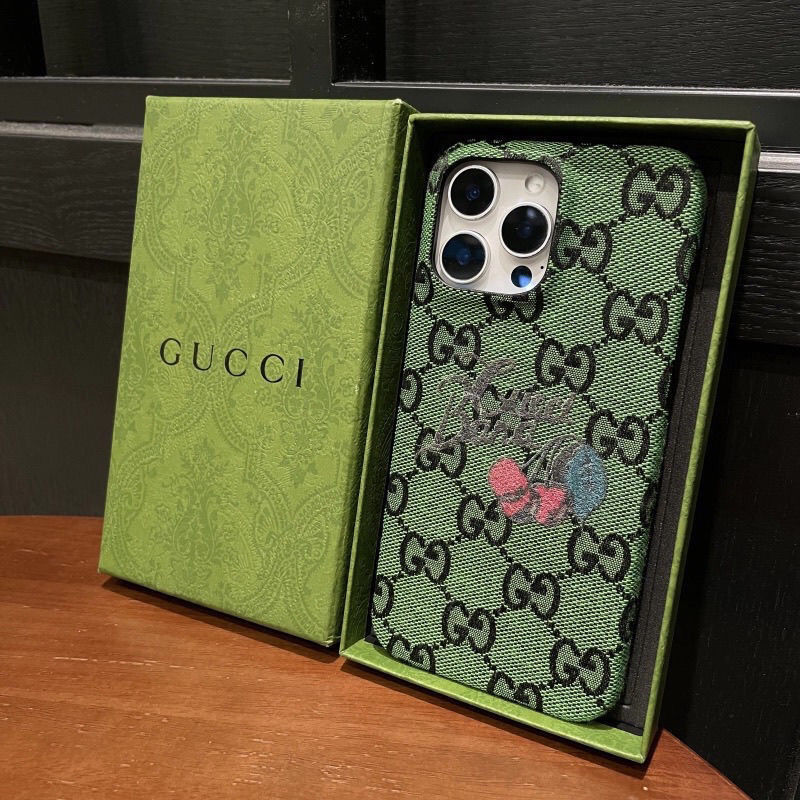 グッチ iphone 16 15 17 カバー