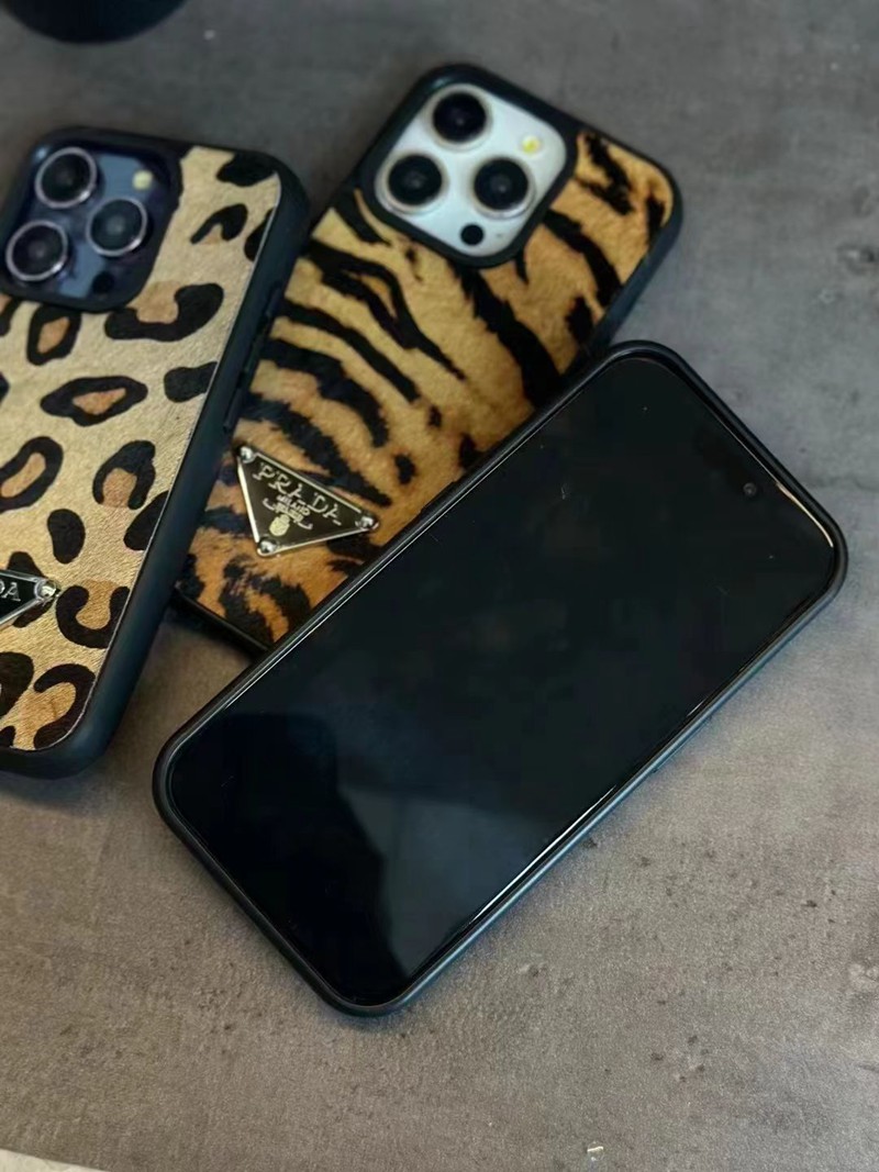 Prada プラダおしゃれiphone 15 2023 14 13 12 xr xs 8/7 plusケース 手帳型